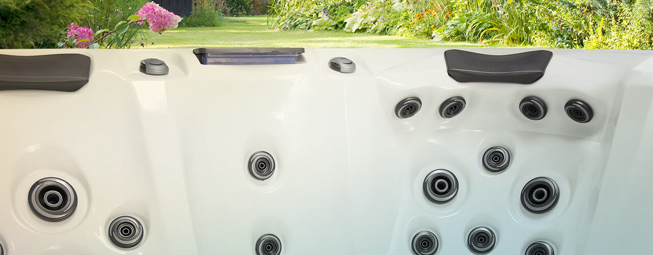 LH Series Hot tub by Master Spas